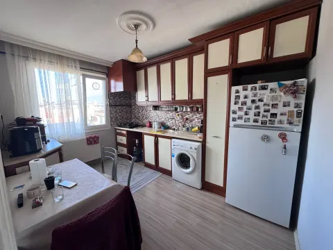 BORNOVA ÇAMDİBİ'NDE EŞYALI 1+1 SATILIK DAİRE